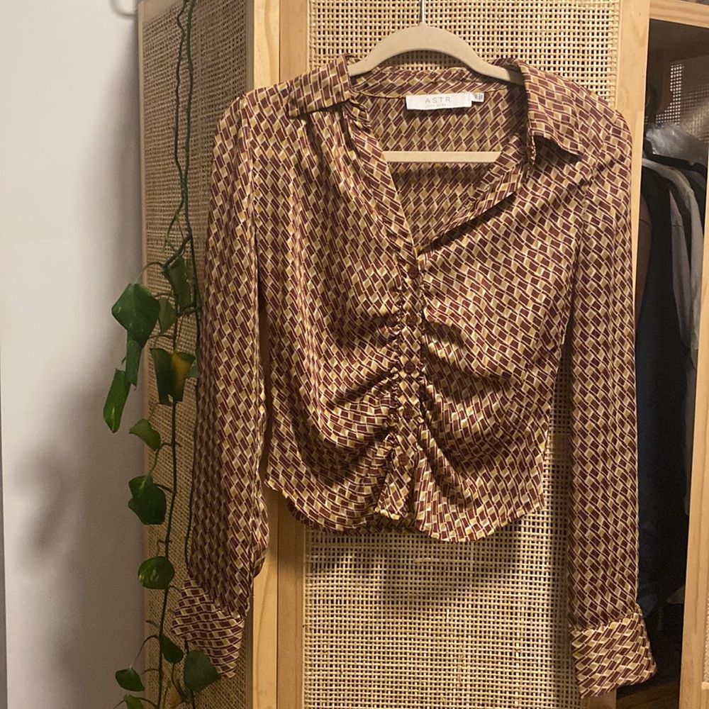 Astr The Label Ruched Button Up Top - image 2